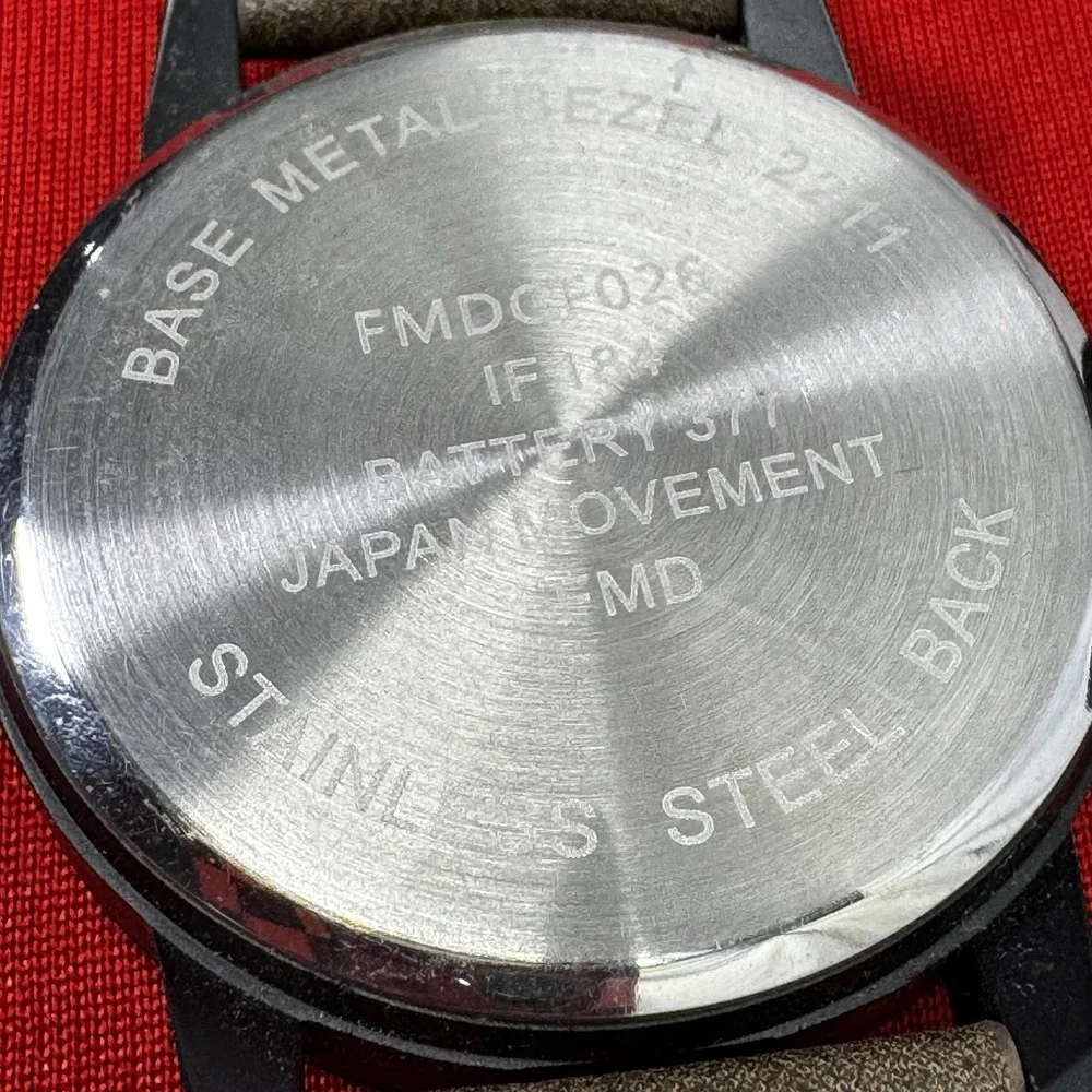 Men Watch Business Fashion Ultra Thin Dial Leather Look Strap‎  UNTESTED